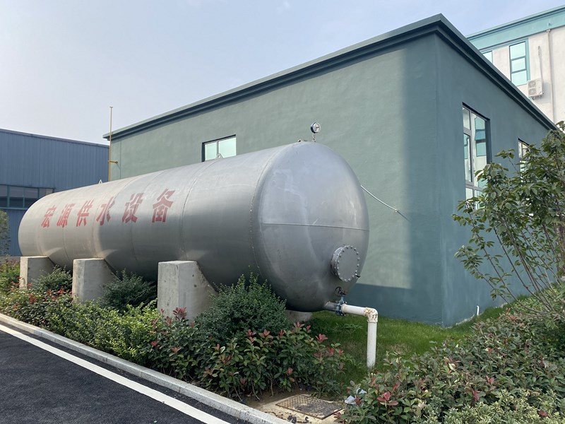 大型無(wú)塔供水設(shè)備